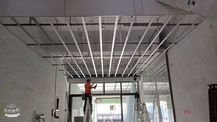 高雄房屋裝修 : 輕鋼架天花板-矽酸鈣板-暗架天花板