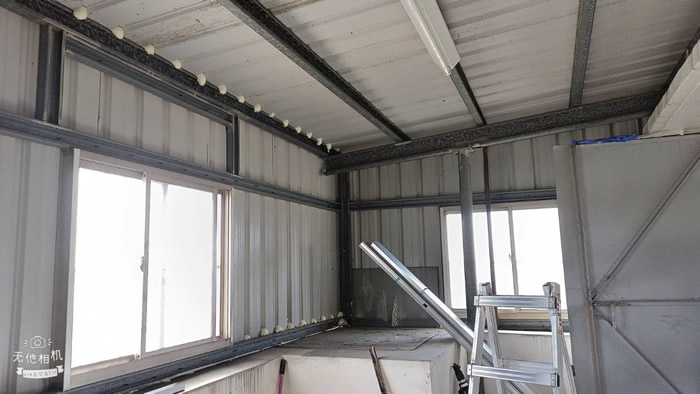 高雄頂樓隔間 : 輕鋼架輕隔間-塑膠天花板-採用輕型鋼