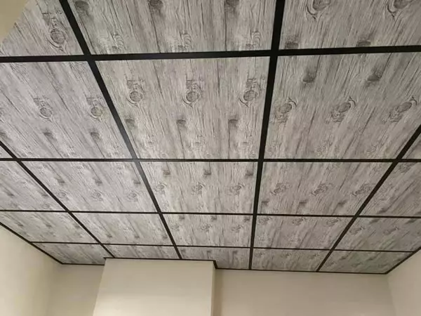 輕鋼架天花板-木紋pvc板